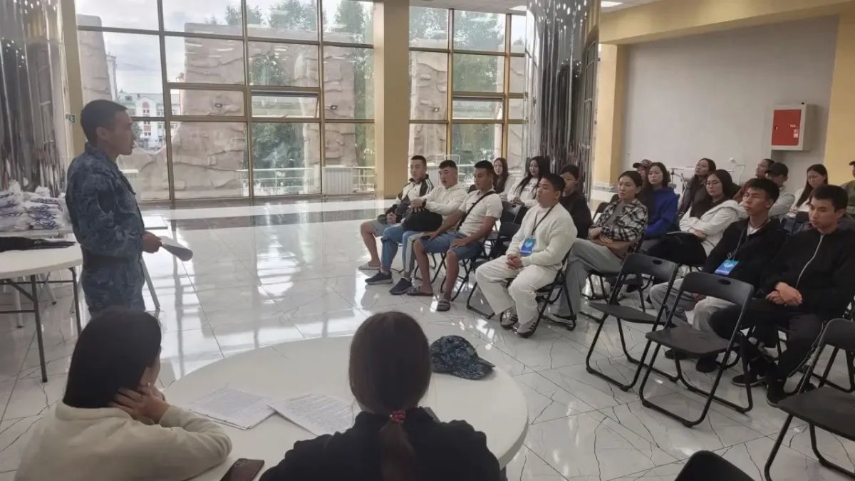 Сотрудники УФССП приняли участие в профилактическом мероприятии для молодежи Сотрудники УФССП приняли участие в профилактическом мероприятии для молодежи