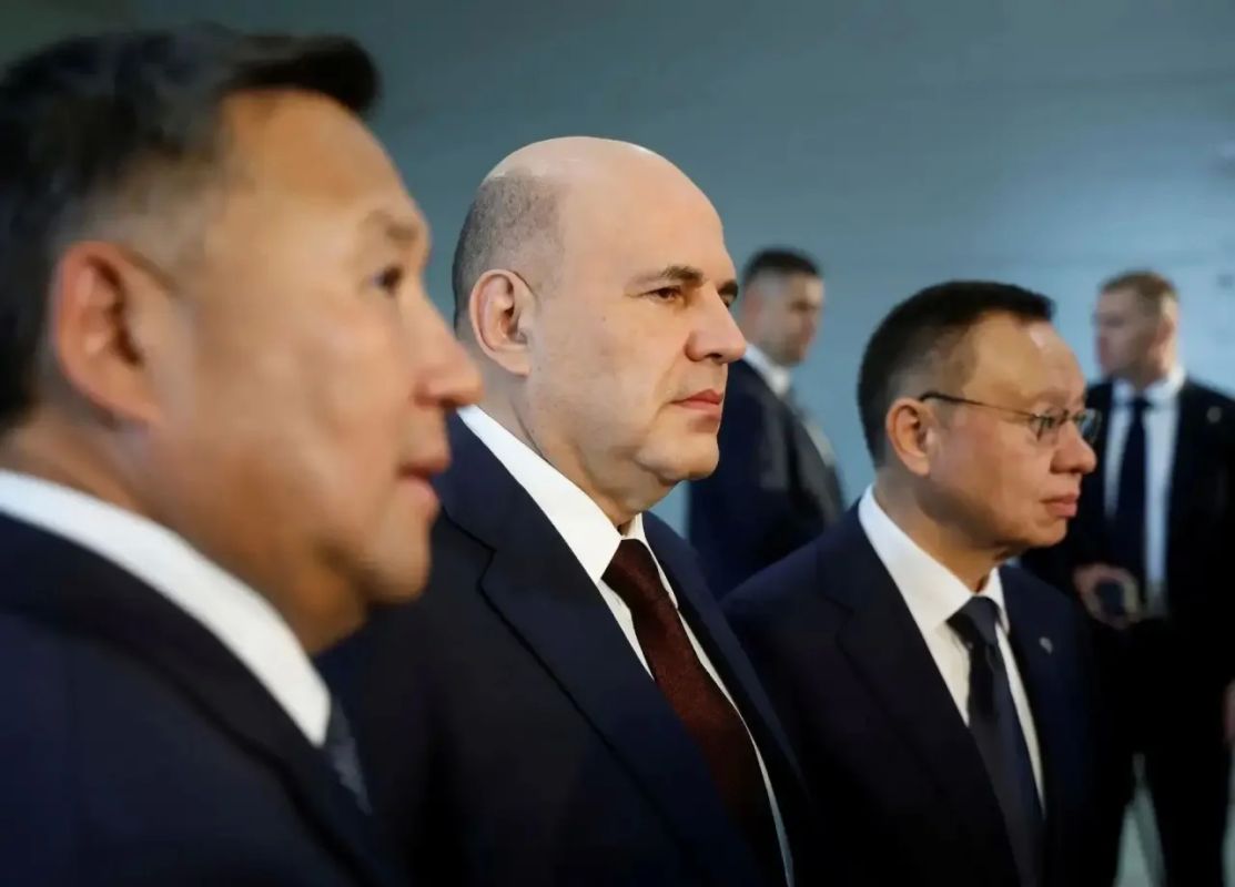 Глава Минстроя России Ирек Файзуллин в рамках рабочей поездки в Республику Тыва посетил предприятие по производству железобетонных изделий ООО «Восток» в Кызыле Глава Минстроя России Ирек Файзуллин в рамках рабочей поездки в Республику Тыва посетил предприятие по производству железобетонных изделий ООО «Восток» в Кызыле