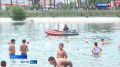 Отдых на пляже. В Кызыле в эти дни установилась жаркая погода