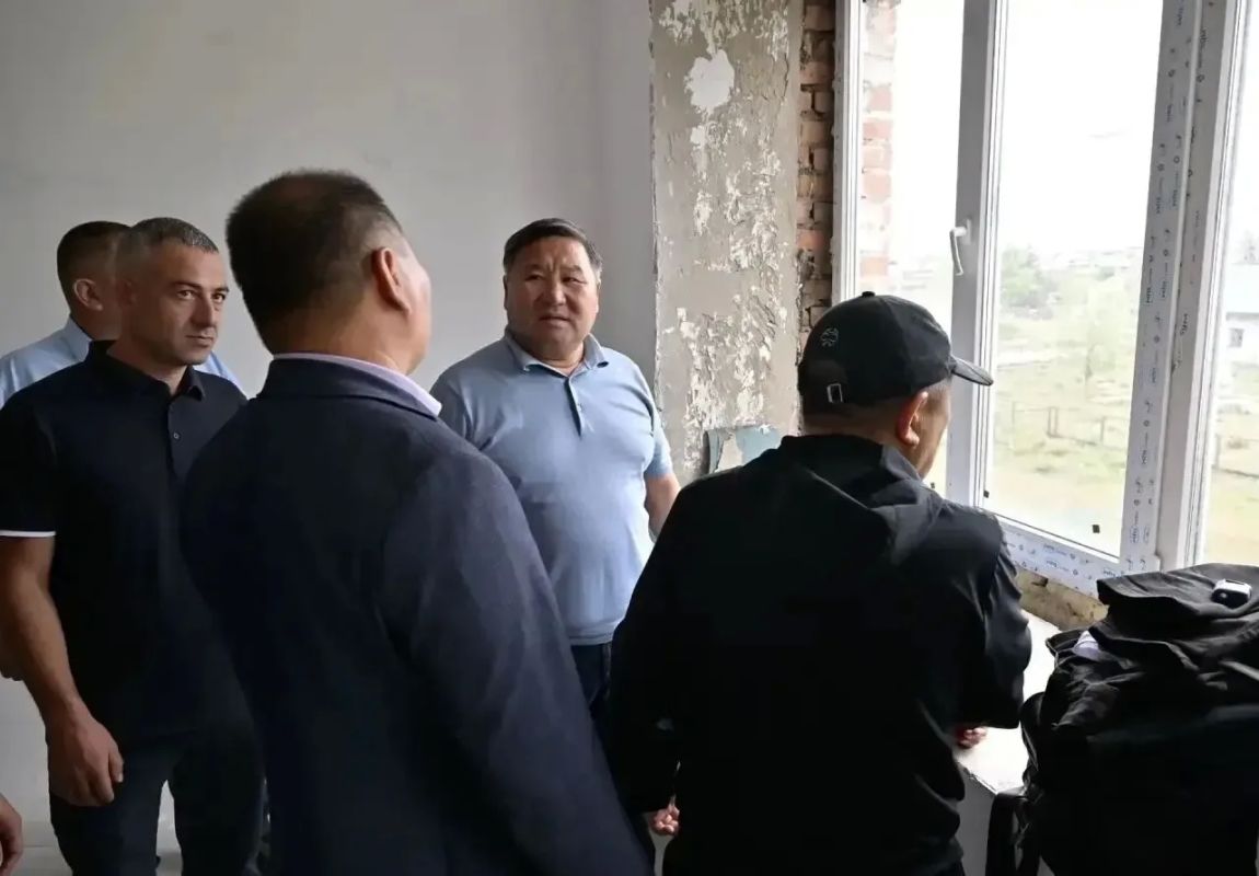 Глава Тувы Владислав Ховалыг сегодня, 8 августа, совершил рабочий выезд в Тандинский район Глава Тувы Владислав Ховалыг сегодня, 8 августа, совершил рабочий выезд в Тандинский район