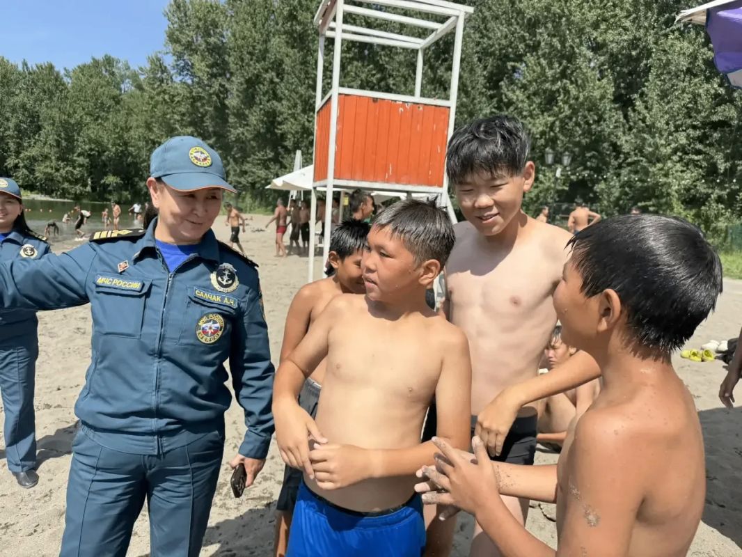 Сотрудник следственного управления совместно с сотрудниками МЧС провели профилактический рейд по предупреждению несчастных случаев на воде Сотрудник следственного управления совместно с сотрудниками МЧС провели профилактический рейд по предупреждению несчастных случаев на воде