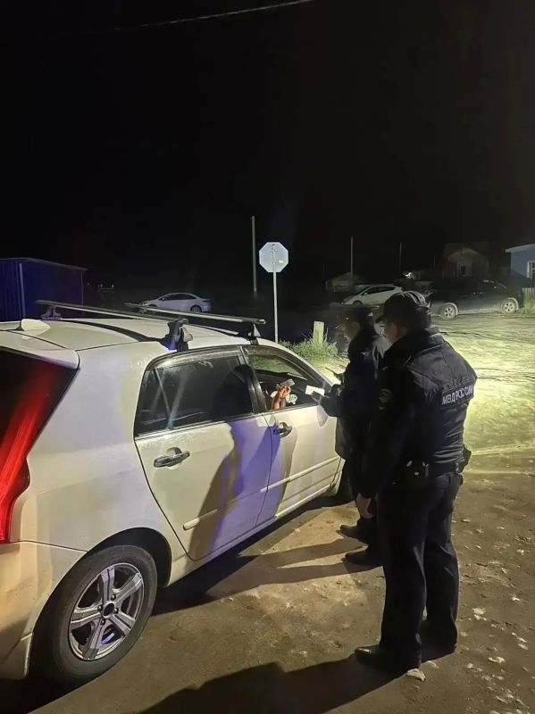 Сотрудники полиции обеспечили правопорядок на озерах Дус-Холь, Хадын и Чагытай Сотрудники полиции обеспечили правопорядок на озерах Дус-Холь, Хадын и Чагытай