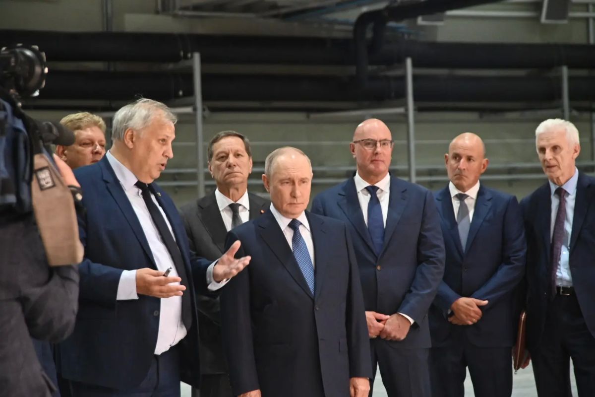 Анатолий Серышев сопровождает Владимира Путина в рабочей поездке в Новосибирскую область Анатолий Серышев сопровождает Владимира Путина в рабочей поездке в Новосибирскую область