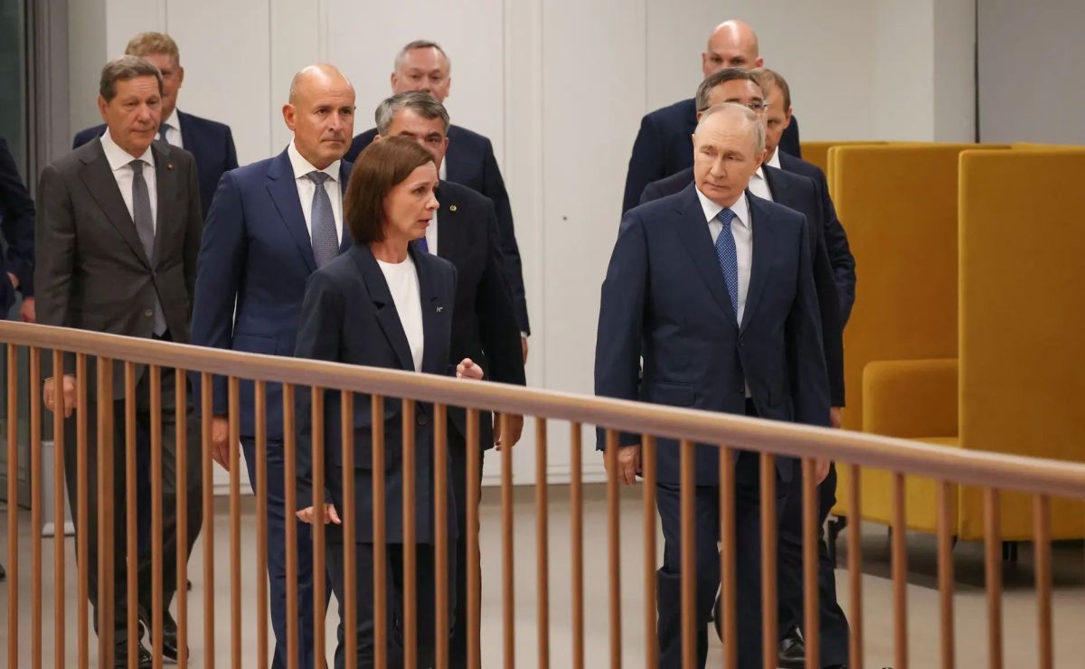 Анатолий Серышев сопровождает Владимира Путина в рабочей поездке в Новосибирскую область Анатолий Серышев сопровождает Владимира Путина в рабочей поездке в Новосибирскую область
