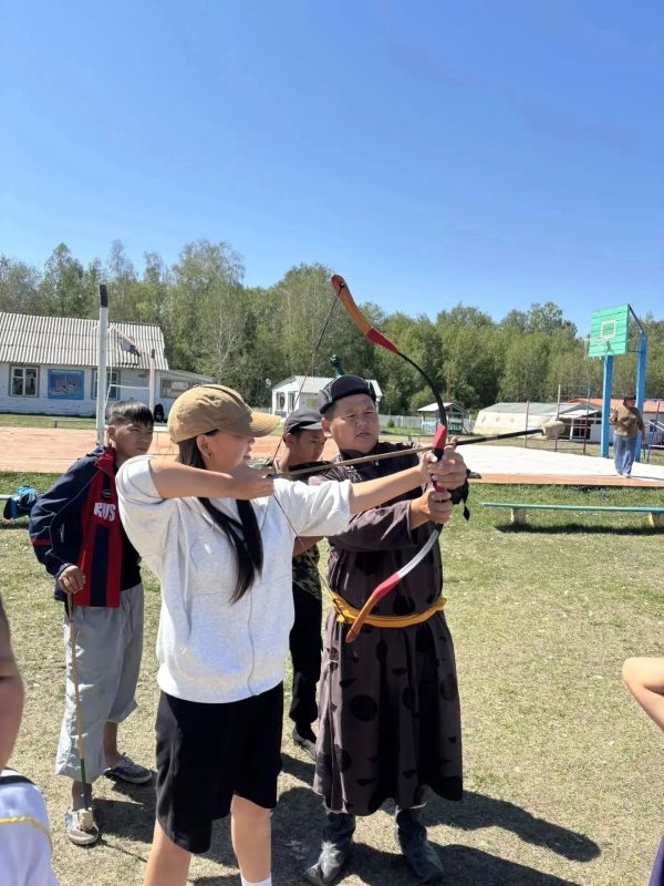 Мастер-класс от отцов-молодцов в лагере «Чодураа» Мастер-класс от отцов-молодцов в лагере «Чодураа»