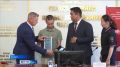 Паспорт гражданина. Сегодня в мэрии Кызыла юношам и девушкам торжественно вручили паспорта граждан России