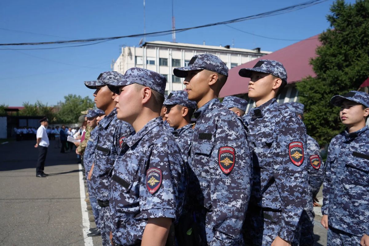 В Кызыле сотрудники полиции обеспечивают общественный порядок в первый день Международного буддийского форума В Кызыле сотрудники полиции обеспечивают общественный порядок в первый день Международного буддийского форума