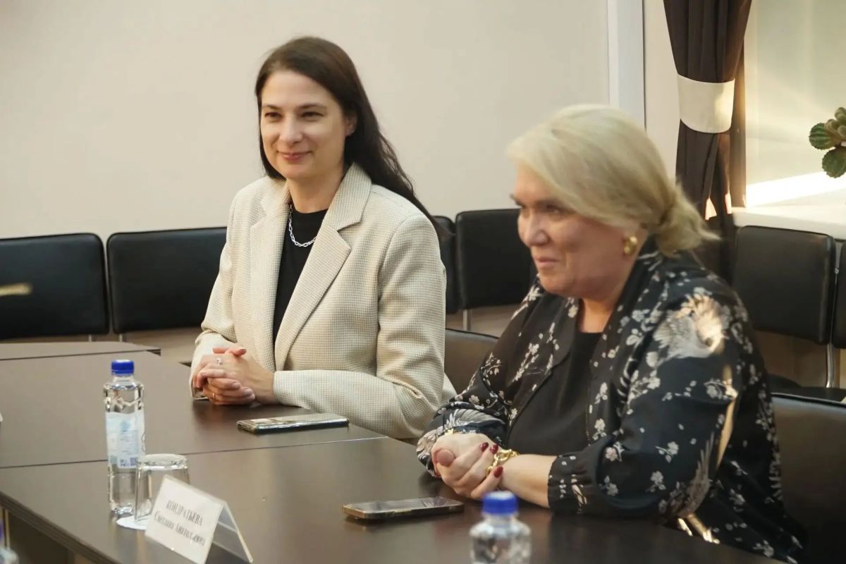 Состоялась рабочая встреча представителей «Росконцерта» с руководителями концертно-театральных учреждений Тувы Состоялась рабочая встреча представителей «Росконцерта» с руководителями концертно-театральных учреждений Тувы