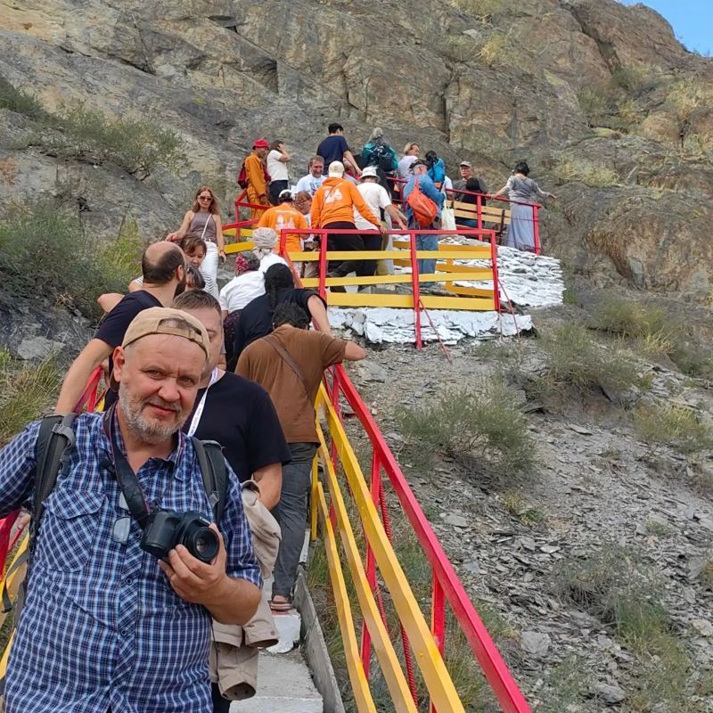 Большой выездной сессией к сакральным местам завершился в Туве IV Международный буддийский форум Большой выездной сессией к сакральным местам завершился в Туве IV Международный буддийский форум