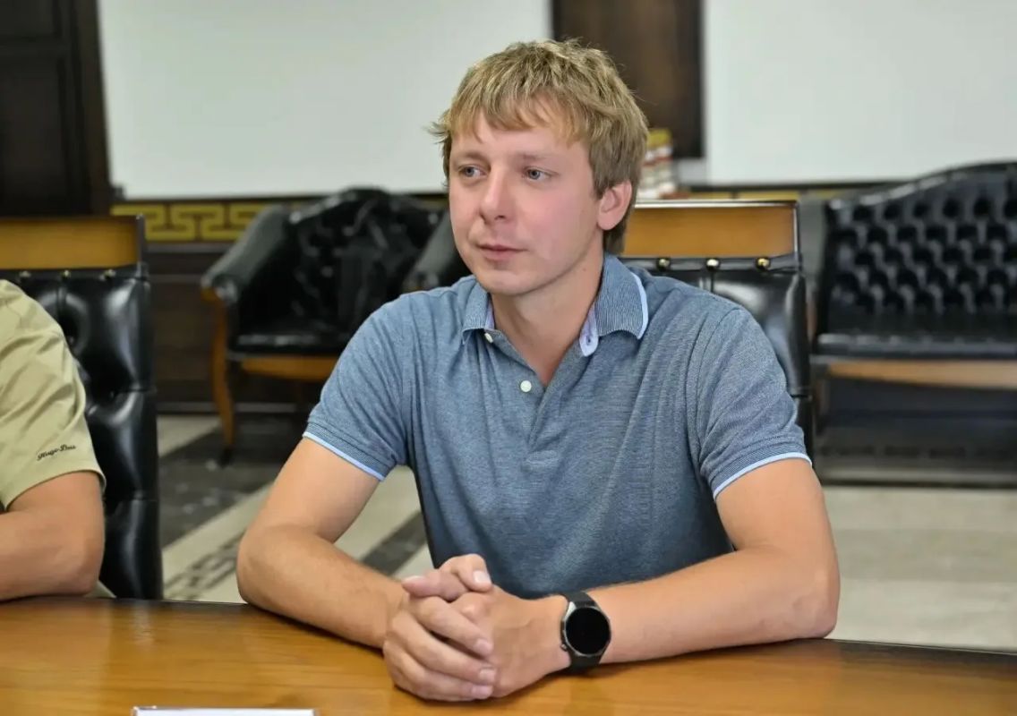 Владислав Ховалыг: В дни проведения форума встретился с космонавтом Роскосмоса, Героем России Кириллом Песковым Владислав Ховалыг: В дни проведения форума встретился с космонавтом Роскосмоса, Героем России Кириллом Песковым