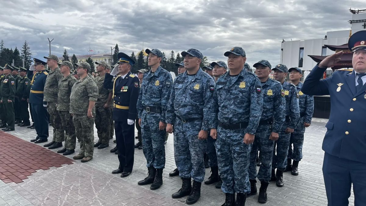 Вместе поднимаем флаг России! Вместе поднимаем флаг России!