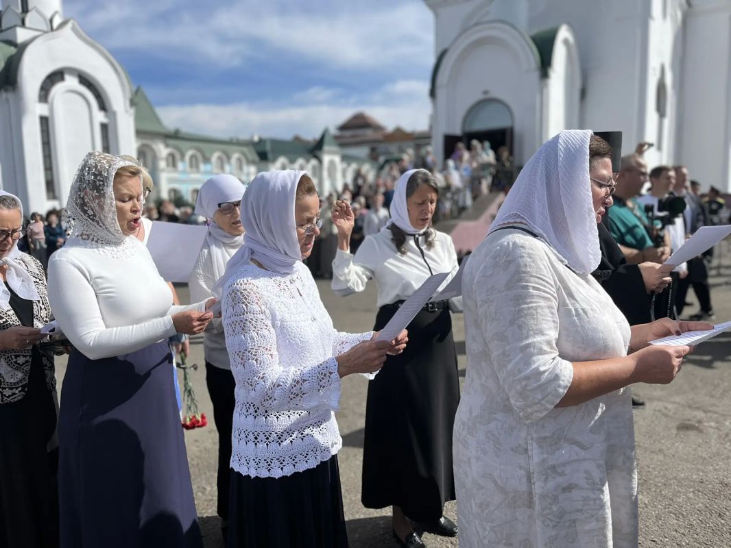 В Кызыле состоялось открытие памятника императору Николаю II В Кызыле состоялось открытие памятника императору Николаю II
