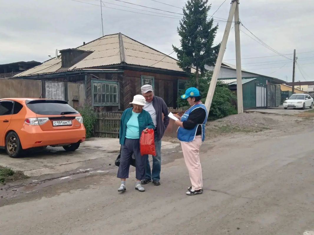 В Туве продолжается адресное информирование избирателей В Туве продолжается адресное информирование избирателей