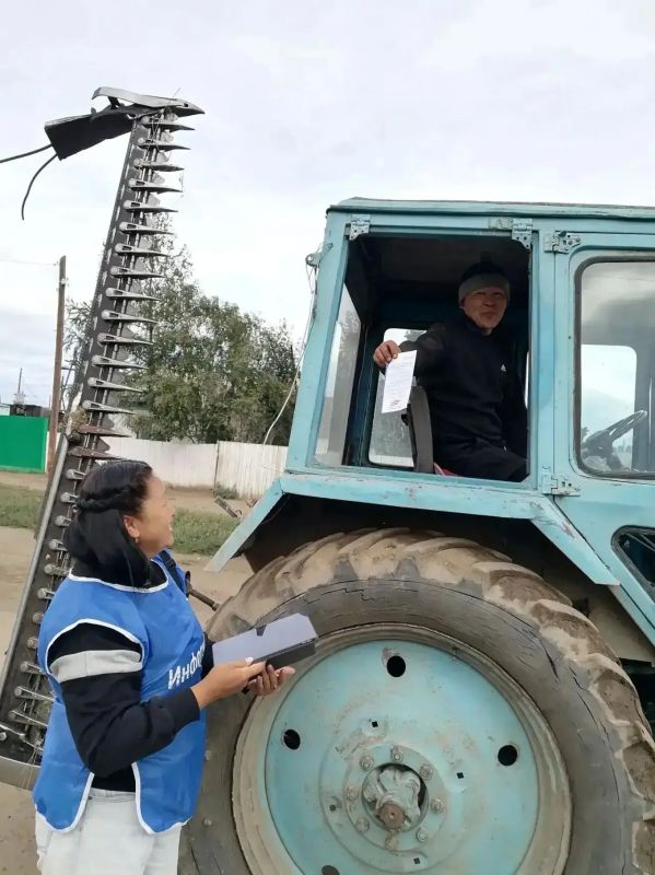 В Туве продолжается адресное информирование избирателей В Туве продолжается адресное информирование избирателей