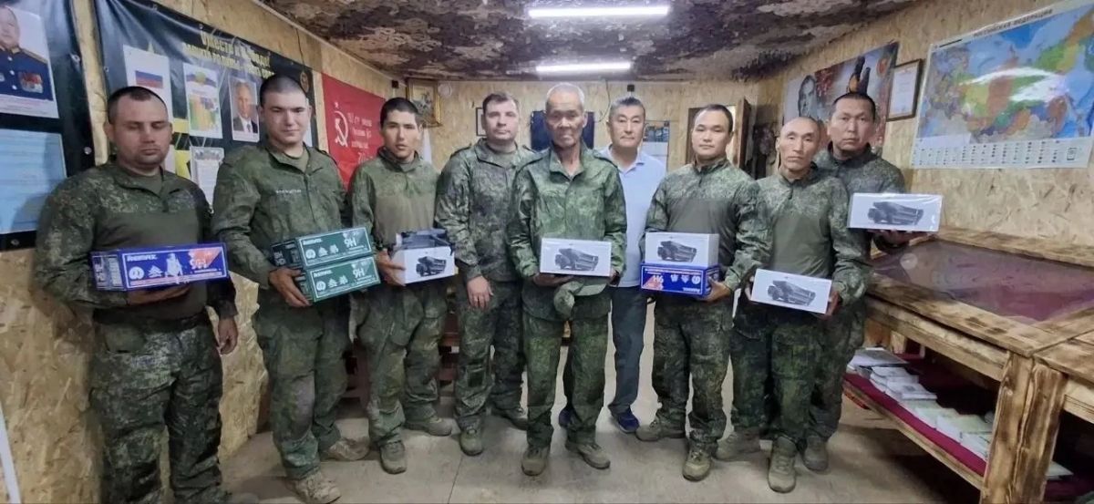 Владислав Ховалыг: Поручил своему спецпредставителю по вопросам СВО Тимуру Куулару адресно передать гуманитарную помощь бойцам 57-й отдельной гвардейской мотострелковой бригады Владислав Ховалыг: Поручил своему спецпредставителю по вопросам СВО Тимуру Куулару адресно передать гуманитарную помощь бойцам 57-й отдельной гвардейской мотострелковой бригады