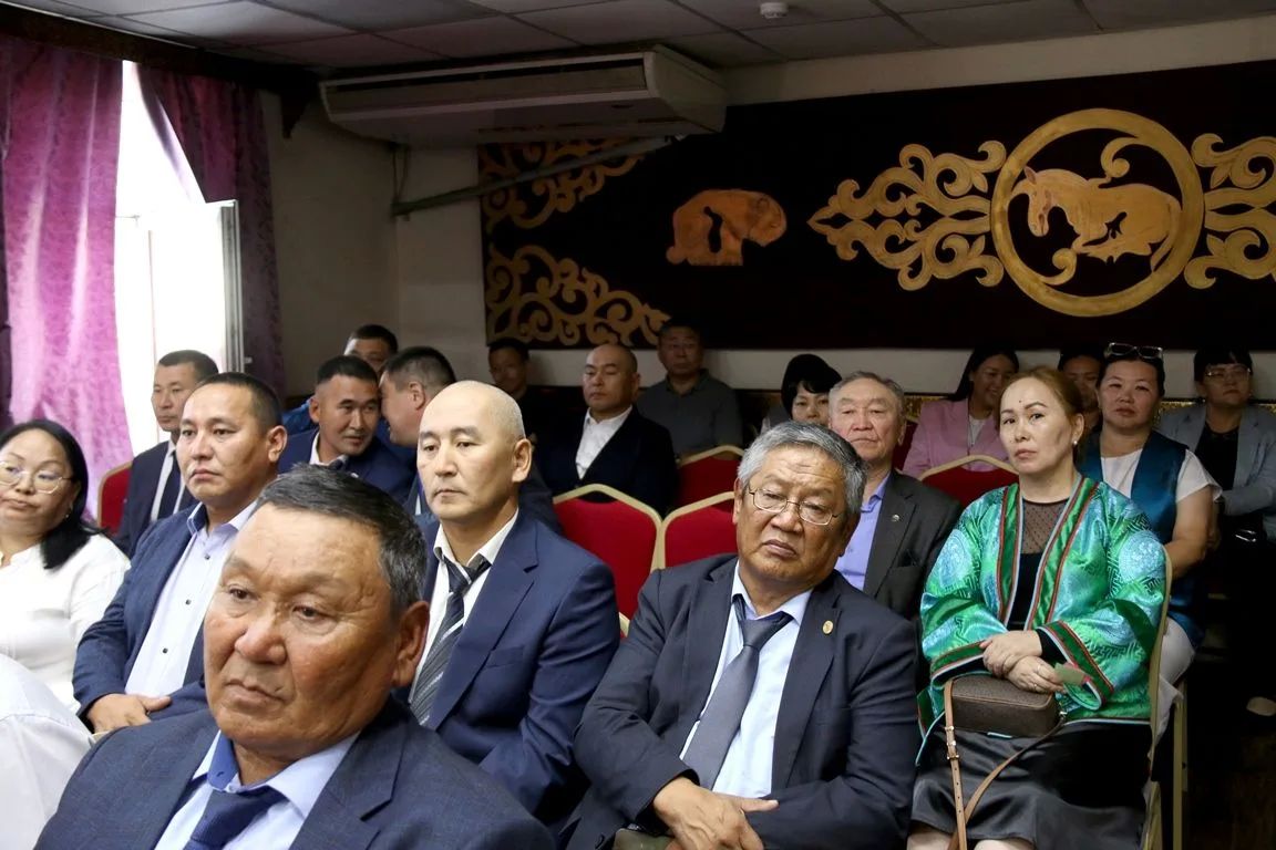 В Кызыле состоялась конференция Тувинского регионального отделения партии «Единая Россия» В Кызыле состоялась конференция Тувинского регионального отделения партии «Единая Россия»