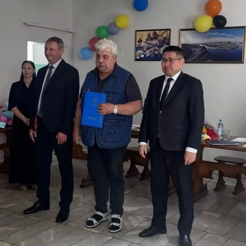 Владислав Ховалыг поздравил с Днем шахтера представителей отрасли в Туве Владислав Ховалыг поздравил с Днем шахтера представителей отрасли в Туве