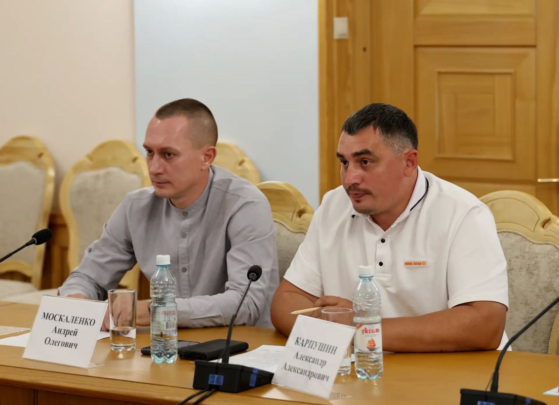Полномочный представитель Президента Российской Федерации в Сибирском федеральном округе Анатолий Серышев провёл рабочую встречу с руководством автономной некоммерческой организации «Физкультурно-спортивный клуб инвалидов и... Полномочный представитель Президента Российской Федерации в Сибирском федеральном округе Анатолий Серышев провёл рабочую встречу с руководством автономной некоммерческой организации «Физкультурно-спортивный клуб инвалидов и...