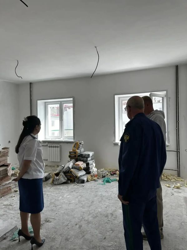 Прокурор республики Ботвинкин Евгений Борисович в ходе рабочей поездки в Каа-Хемский район провел личный прием граждан Прокурор республики Ботвинкин Евгений Борисович в ходе рабочей поездки в Каа-Хемский район провел личный прием граждан
