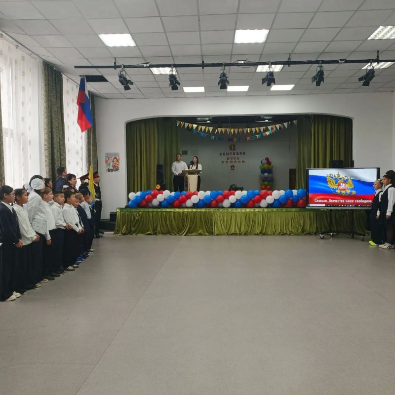 Наставники рядом: сотрудники отдела опеки и попечительства поздравили подопечного с Днём знаний Наставники рядом: сотрудники отдела опеки и попечительства поздравили подопечного с Днём знаний