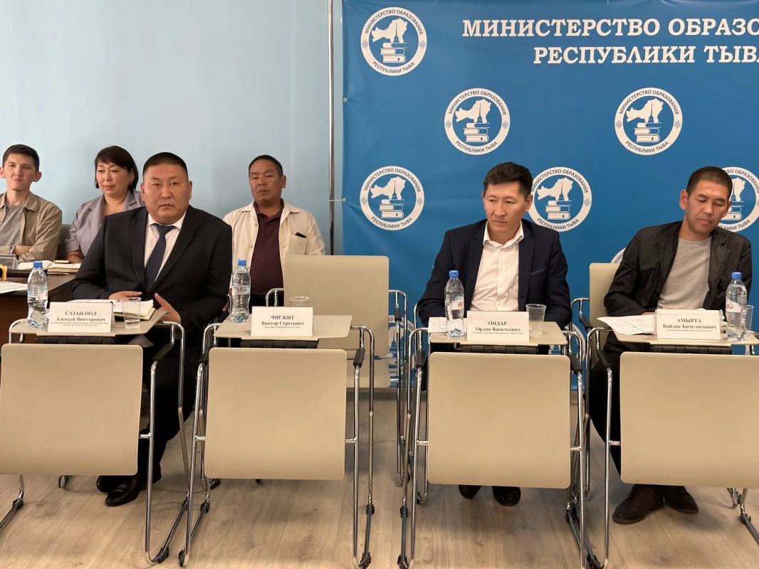 В Министерстве образования Республики Тыва состоялось совещание с руководителями профессиональных образовательных организаций В Министерстве образования Республики Тыва состоялось совещание с руководителями профессиональных образовательных организаций