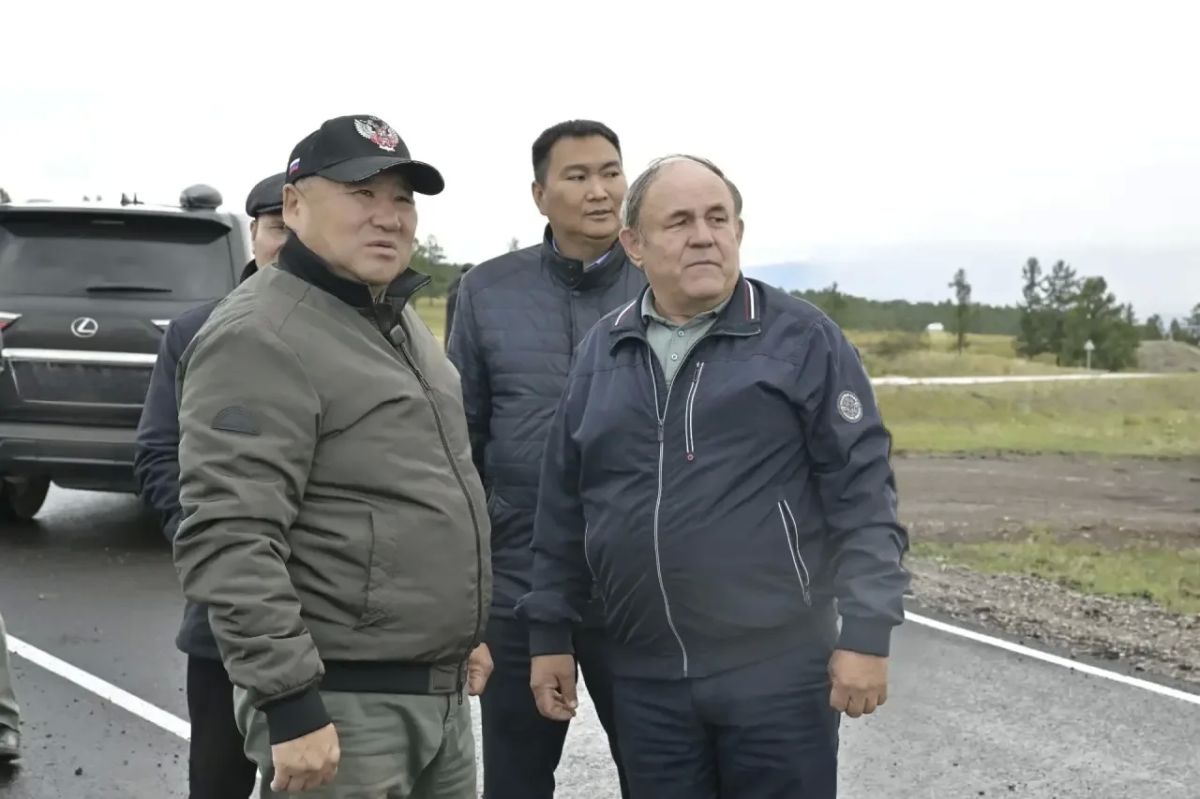 Владислав Ховалыг: Проверил, как идет ремонт автодороги к селу Ак-Тал Владислав Ховалыг: Проверил, как идет ремонт автодороги к селу Ак-Тал