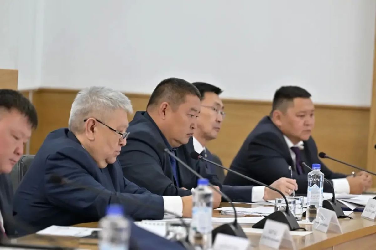 Владислав Ховалыг: На аппаратном совещании обсудили готовность к предстоящему отопительному сезону Владислав Ховалыг: На аппаратном совещании обсудили готовность к предстоящему отопительному сезону