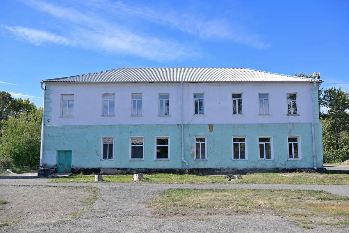 По поручению Владислава Ховалыга в школе №2 г. Ак-Довурака будет построен новый спортивный зал По поручению Владислава Ховалыга в школе №2 г. Ак-Довурака будет построен новый спортивный зал