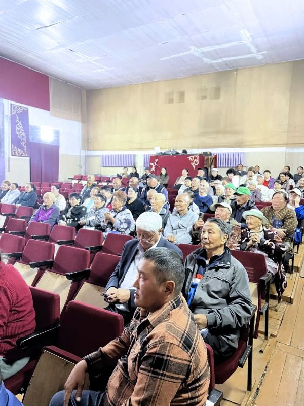 Председатель Верховного Хурала Кан-оол Даваа 8 сентября посетил Улуг-Хемский кожуун Председатель Верховного Хурала Кан-оол Даваа 8 сентября посетил Улуг-Хемский кожуун