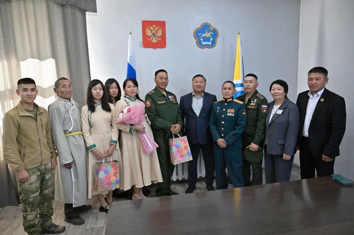 Владислав Ховалыг: В Сарыг-Сепе встретился с жителями Каа-Хемского района Владислав Ховалыг: В Сарыг-Сепе встретился с жителями Каа-Хемского района