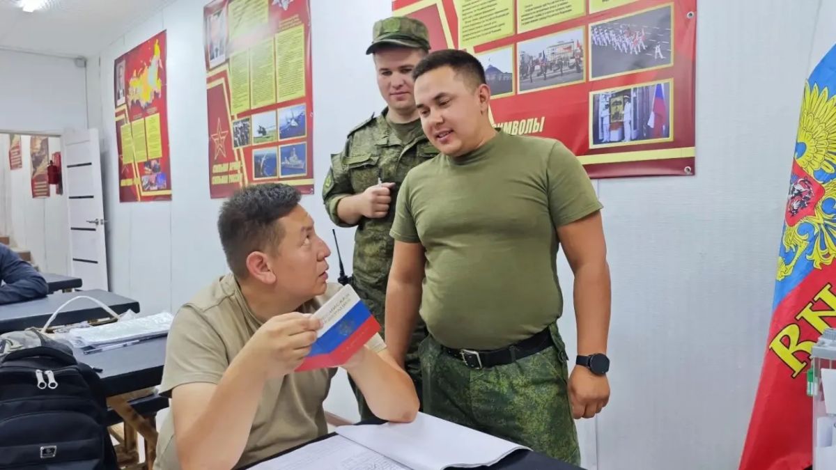 Владислав Ховалыг: Наши бойцы и жители Тувы, находящиеся на новых территориях, смогли проголосовать досрочно Владислав Ховалыг: Наши бойцы и жители Тувы, находящиеся на новых территориях, смогли проголосовать досрочно