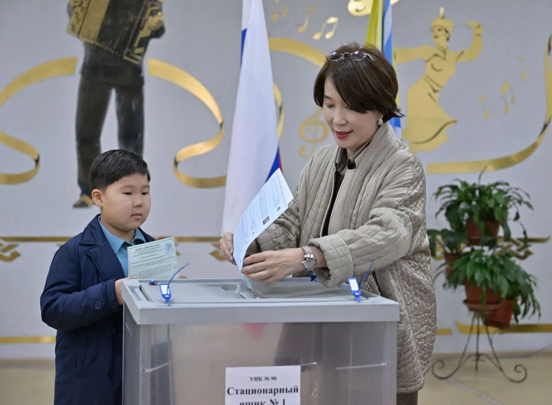 Владислав Ховалыг принял участие в едином дне голосования Владислав Ховалыг принял участие в едином дне голосования
