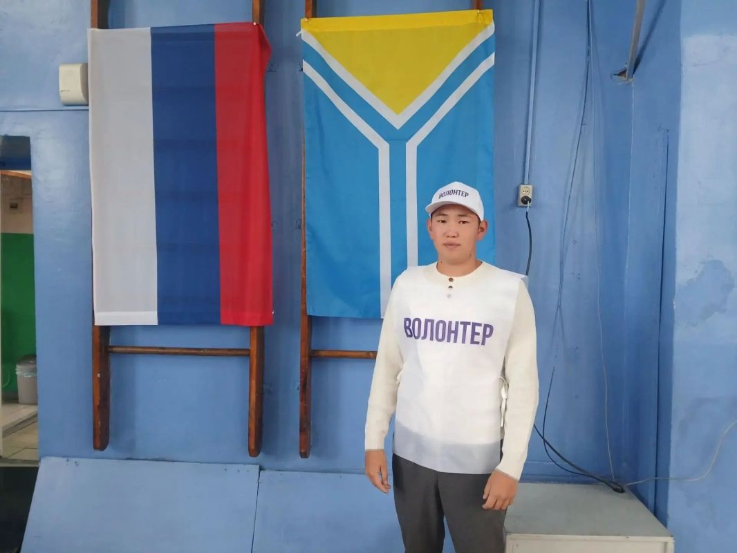 Волонтеры помогают на избирательных участках в Туве Волонтеры помогают на избирательных участках в Туве