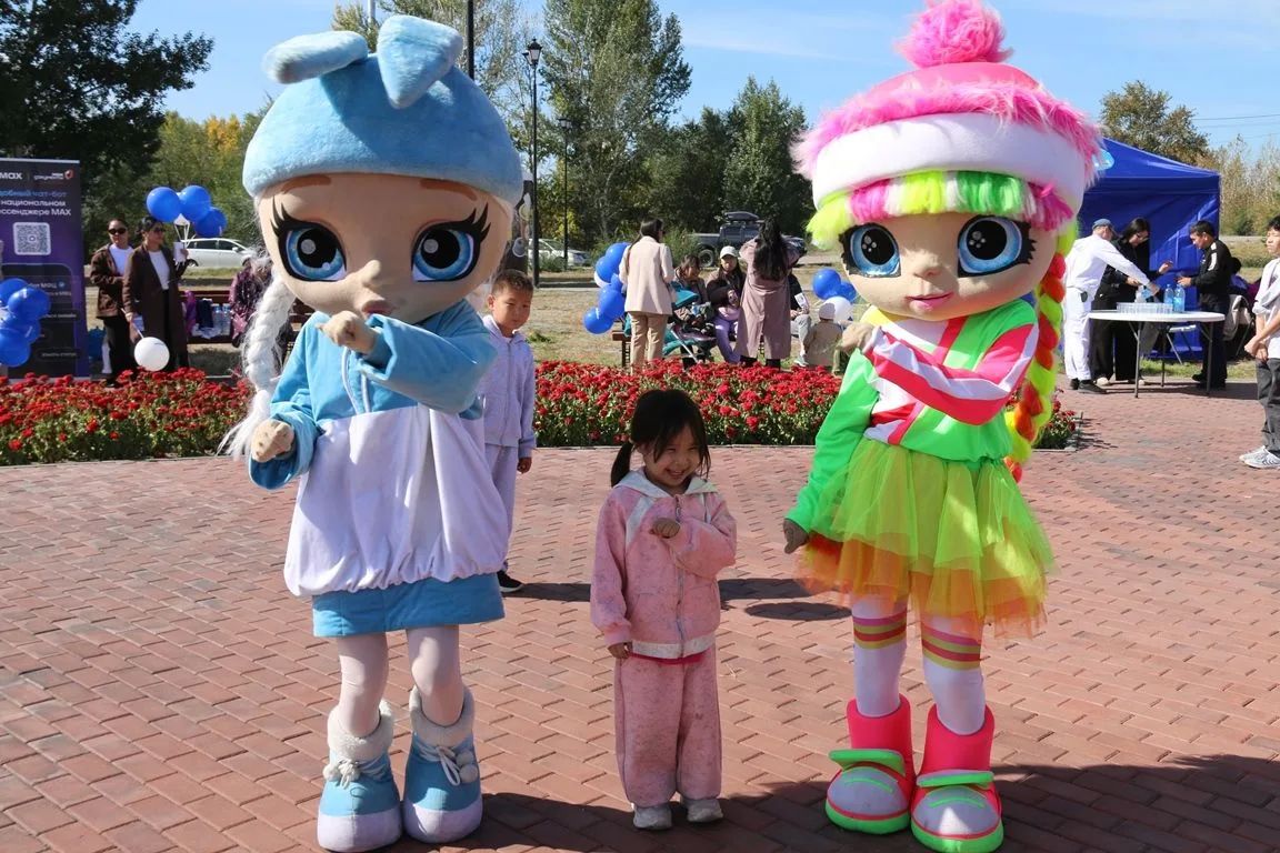 Сегодня в Кызылском семейном парке прошёл фестиваль, посвященный Дню многодетных семей, с фотосессией Сегодня в Кызылском семейном парке прошёл фестиваль, посвященный Дню многодетных семей, с фотосессией