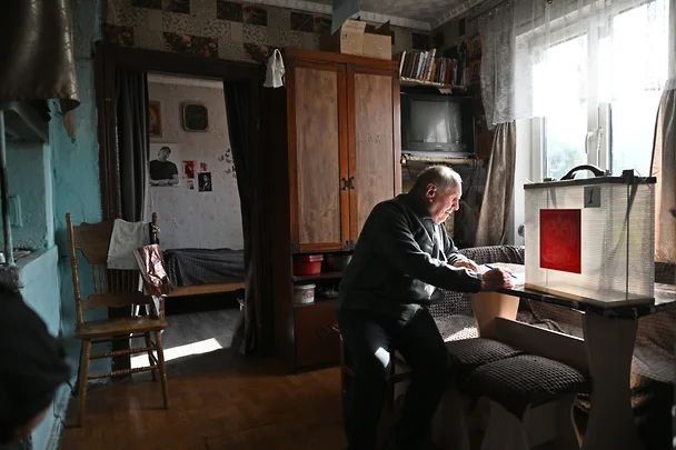 С 18 по 20 сентября в Сибири, как и по всей стране, прошли выборы депутатов Госдумы девятого созыва, а также региональные и муниципальные кампании С 18 по 20 сентября в Сибири, как и по всей стране, прошли выборы депутатов Госдумы девятого созыва, а также региональные и муниципальные кампании