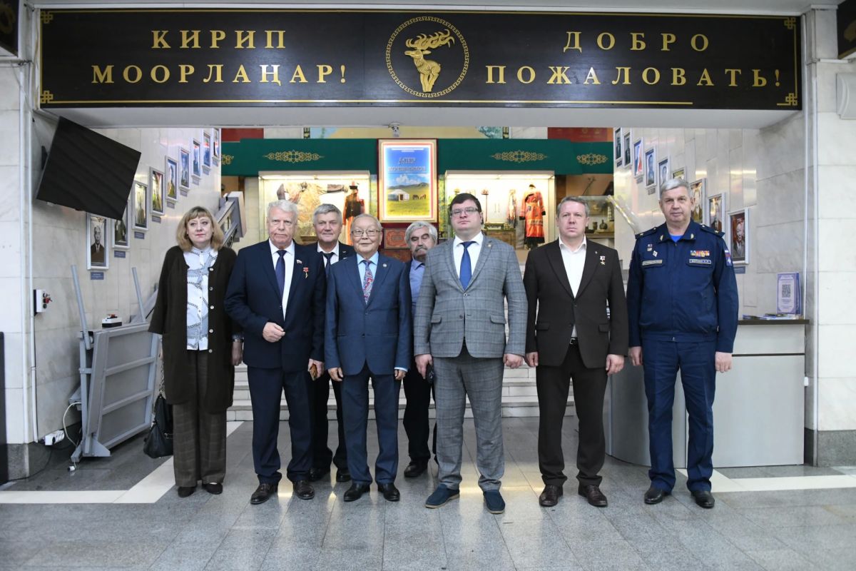 В Туву прибыли представители Комитета общественных связей и молодежной политики Москвы В Туву прибыли представители Комитета общественных связей и молодежной политики Москвы