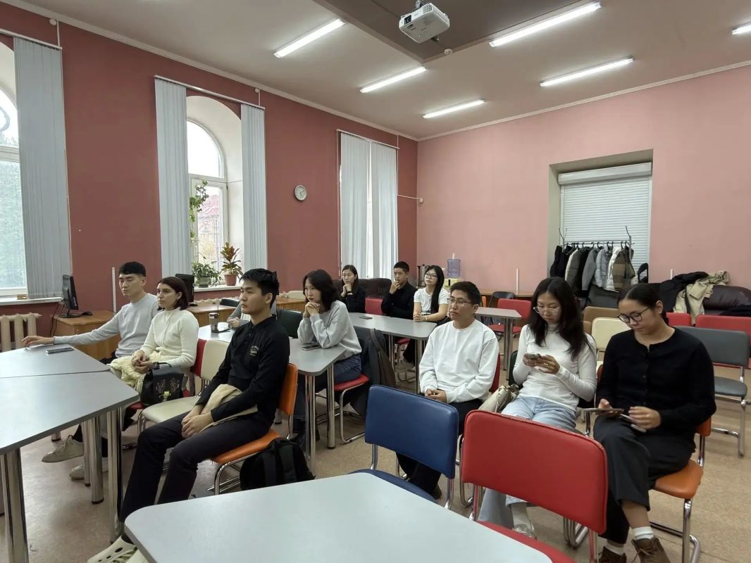 По поручению министра здравоохранения Республики Тыва Анатолия Югая главные врачи медицинских организаций региона встретились со студентами Сибирского государственного медицинского университета и Томского базового... По поручению министра здравоохранения Республики Тыва Анатолия Югая главные врачи медицинских организаций региона встретились со студентами Сибирского государственного медицинского университета и Томского базового...