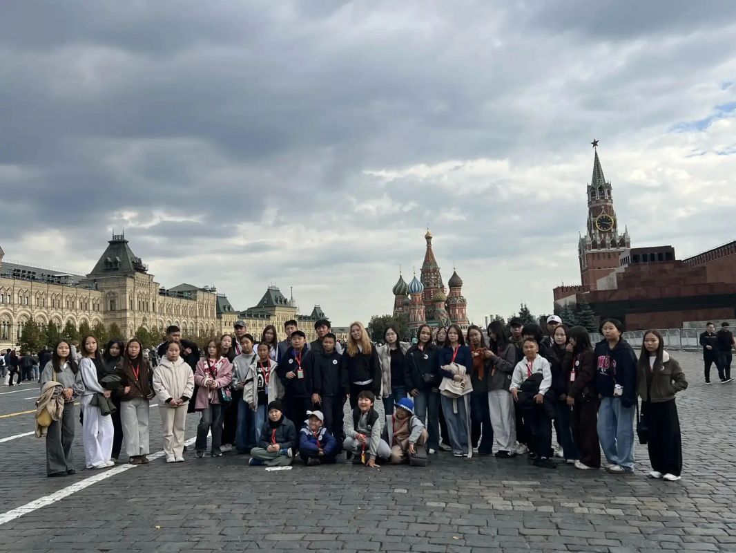 Школьники Тувы вернулись с культурно-просветительской поездки из Москвы Школьники Тувы вернулись с культурно-просветительской поездки из Москвы