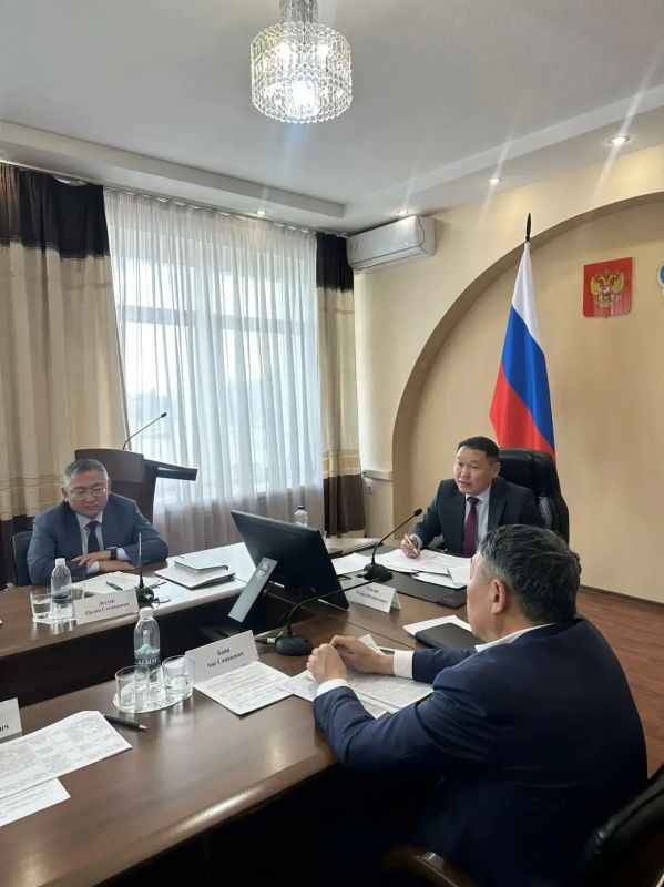 В Туве формируют комплекс мер по «обелению» экономики и повышению доходности отраслей В Туве формируют комплекс мер по «обелению» экономики и повышению доходности отраслей