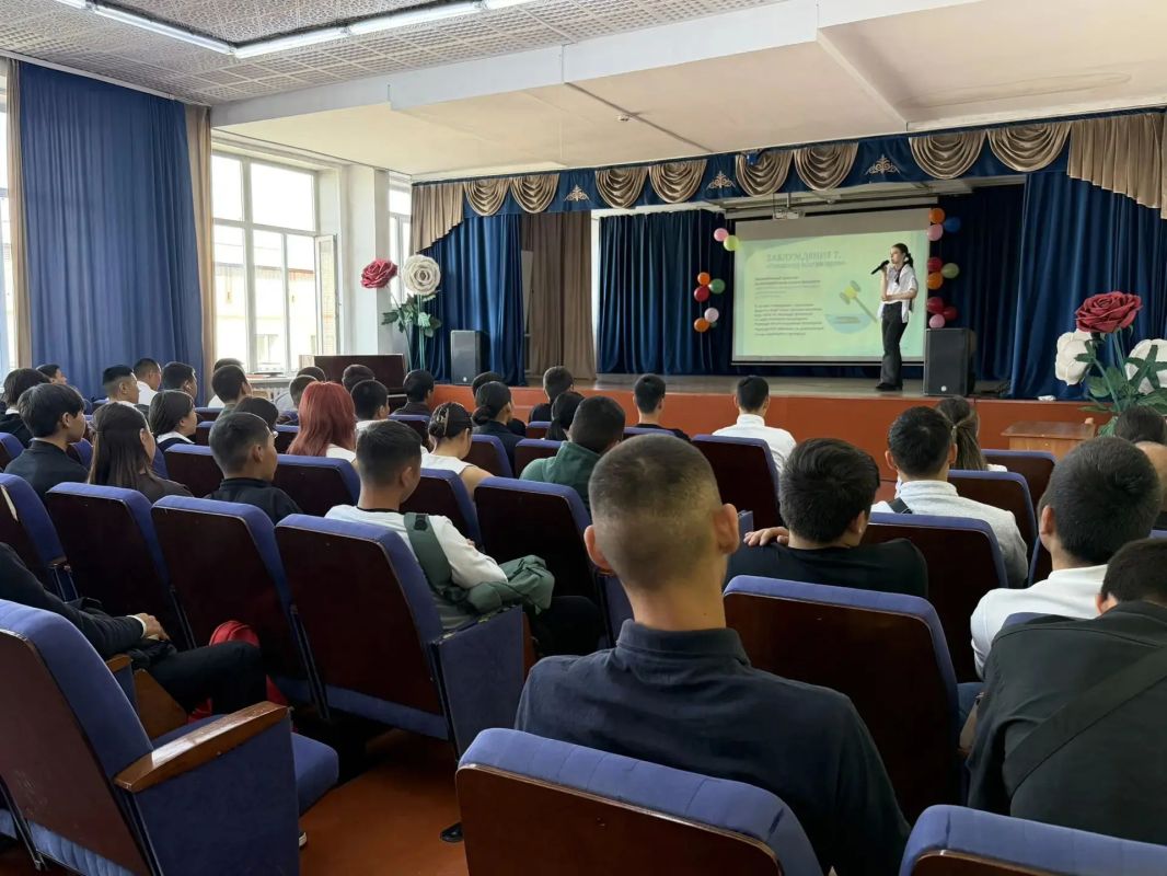 Студентам техникумов напомнили о правилах дорожной безопасности: в рамках социальной кампании прошла интерактивная лекция Студентам техникумов напомнили о правилах дорожной безопасности: в рамках социальной кампании прошла интерактивная лекция