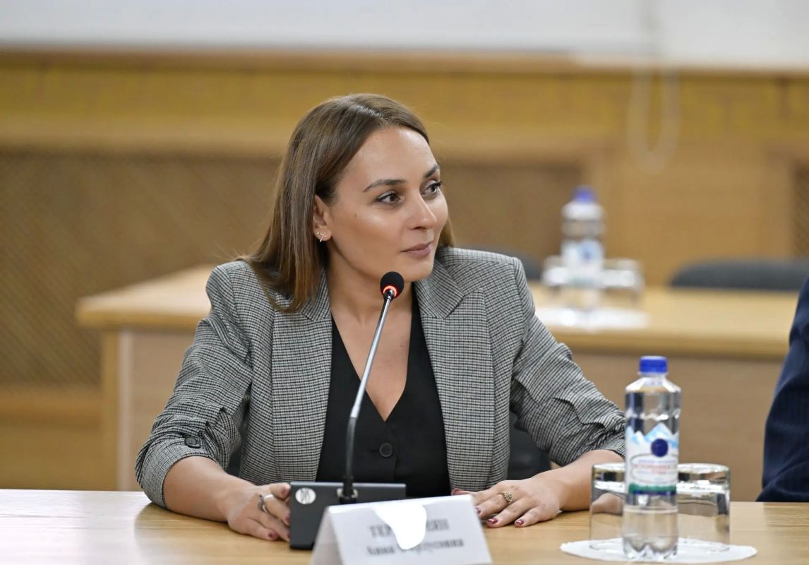 Глава Тувы Владислав Ховалыг провел первую после избрания на должность рабочую встречу с депутатами Верховного Хурала республики и Хуралом представителей Кызыла Глава Тувы Владислав Ховалыг провел первую после избрания на должность рабочую встречу с депутатами Верховного Хурала республики и Хуралом представителей Кызыла