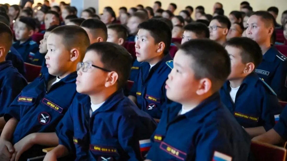 Кадеты Кызылского кадетского училища познакомились с приключениями Буяна и Бони Кадеты Кызылского кадетского училища познакомились с приключениями Буяна и Бони