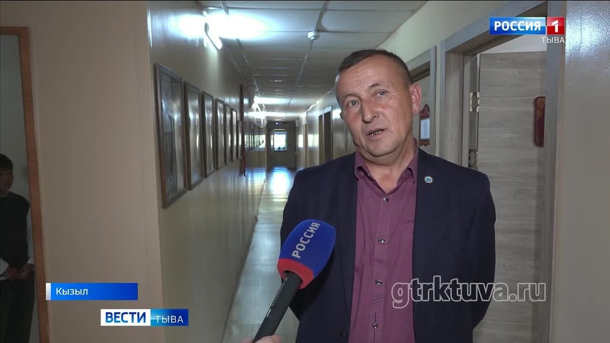 Юбилейный концерт. В Национальном театре состоялся юбилейный концерт народного артиста Тувы Олега Сарыглара "Мне 70"
