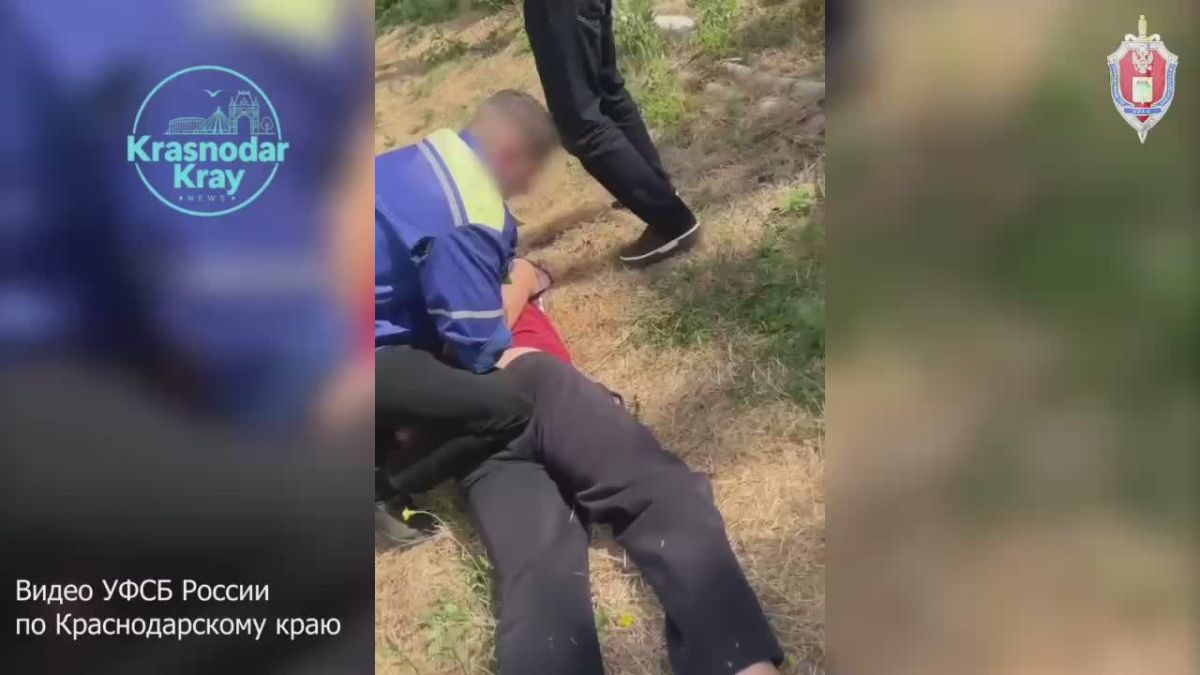 Сотрудники УФСБ России по Краснодарскому краю задержали сторонника радикальной националистической идеологии, планировавшего популяризировать в регионе деятельность проукраинской террористической организации