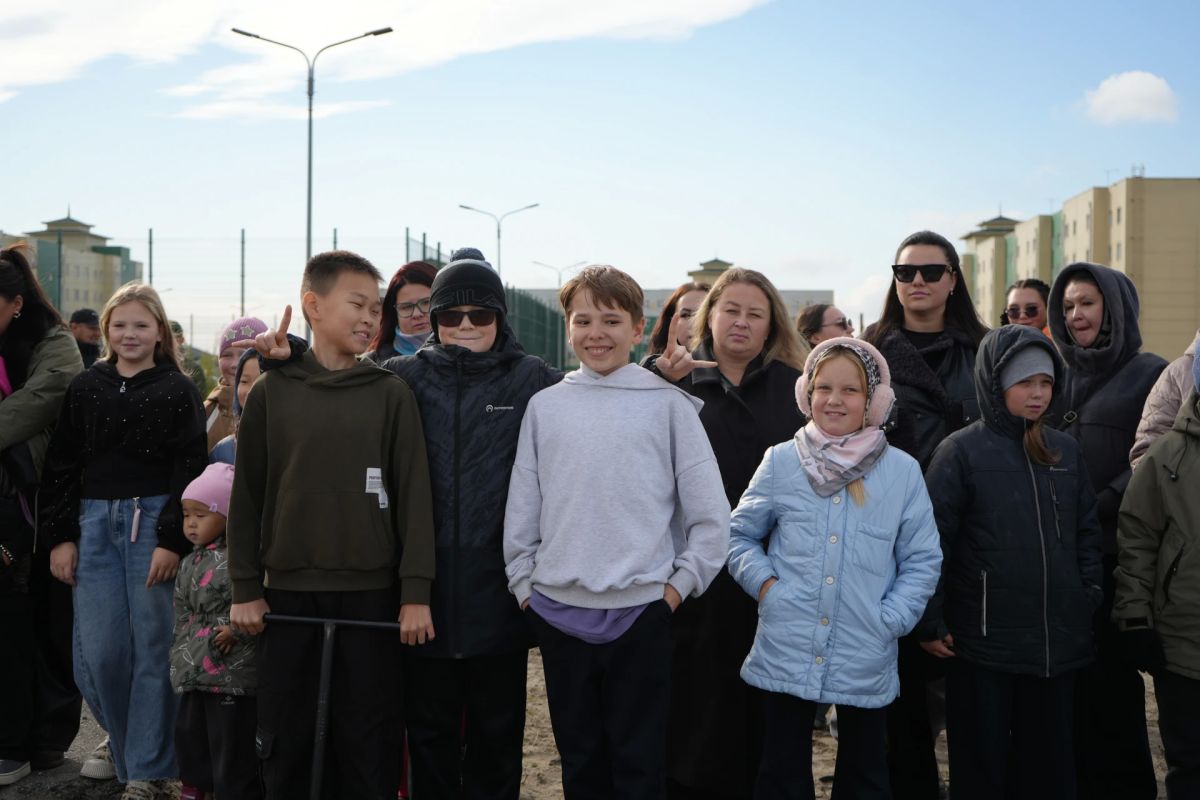 В Кызыле открыли хоккейную коробку на территории военного городка В Кызыле открыли хоккейную коробку на территории военного городка