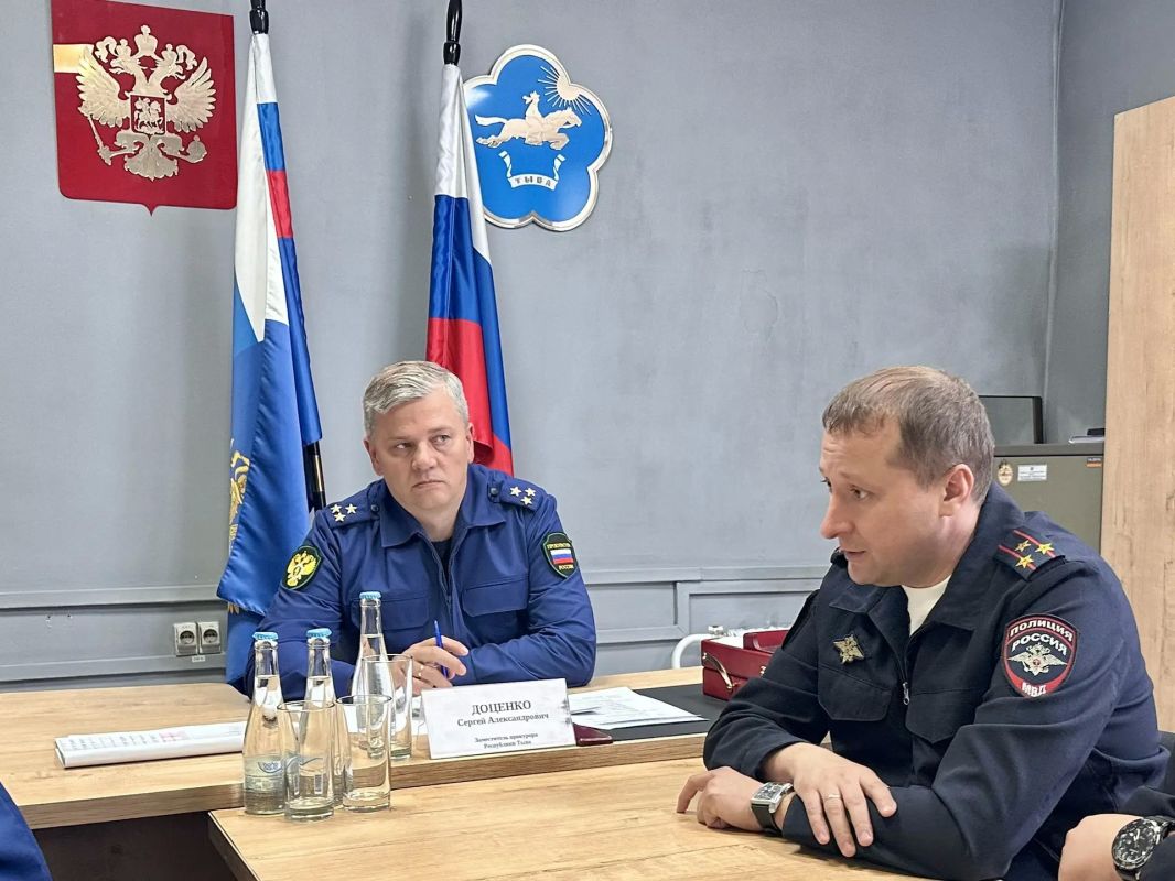 Заместитель министра внутренних дел по Республике Тыва Антон Матвеев посетил МО МВД России «Улуг-Хемский» Заместитель министра внутренних дел по Республике Тыва Антон Матвеев посетил МО МВД России «Улуг-Хемский»