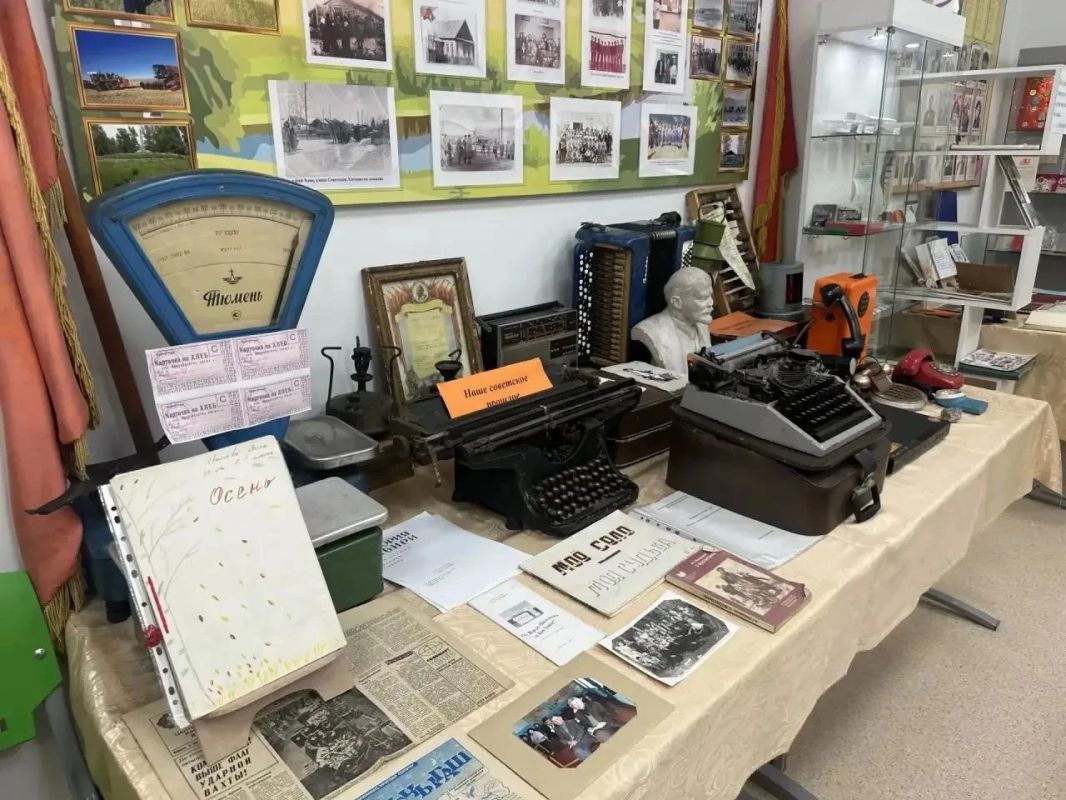 110-летний юбилей сегодня отметила Бай-Хаакская средняя школа Тандинского района 110-летний юбилей сегодня отметила Бай-Хаакская средняя школа Тандинского района