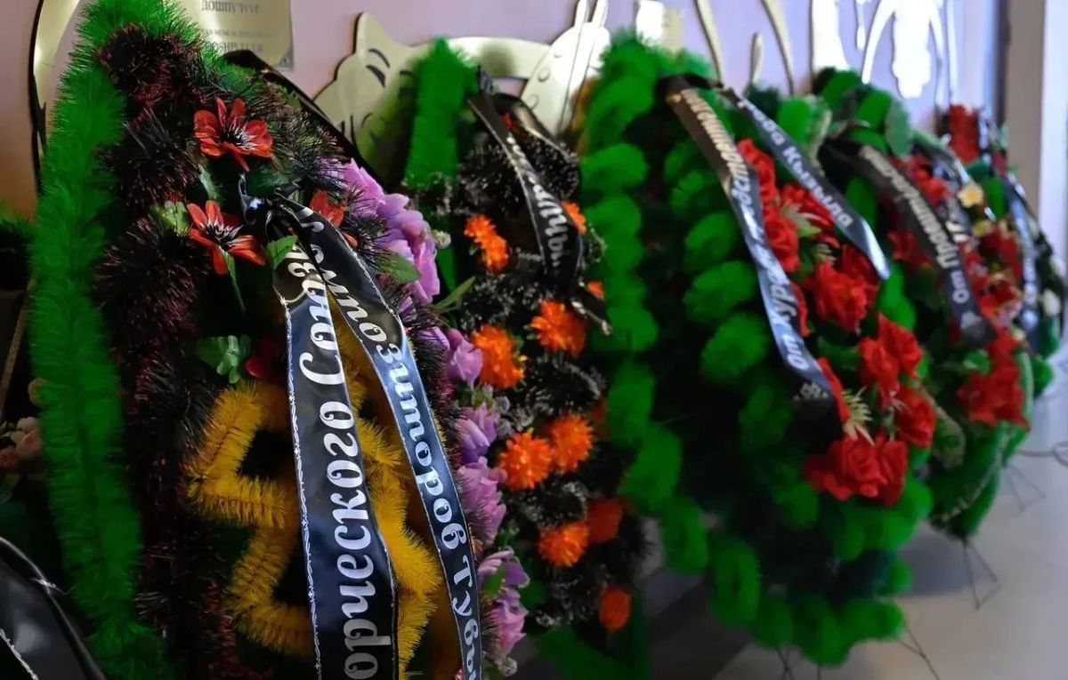 Владислав Ховалыг: Сегодня проводили в последний путь славного сына Тувы - народного писателя и талантливого журналиста Кара-Куске Кунзековича Чооду Владислав Ховалыг: Сегодня проводили в последний путь славного сына Тувы - народного писателя и талантливого журналиста Кара-Куске Кунзековича Чооду
