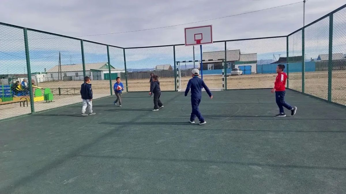 В селе Тээли открылась новая спортивная площадка В селе Тээли открылась новая спортивная площадка