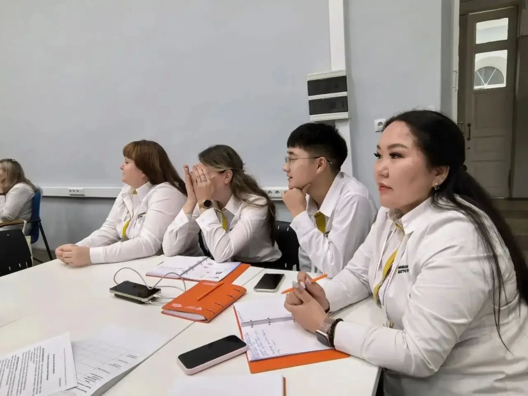 Новые горизонты воспитания: советники директоров Тувы повышают квалификацию в Ярославле Новые горизонты воспитания: советники директоров Тувы повышают квалификацию в Ярославле